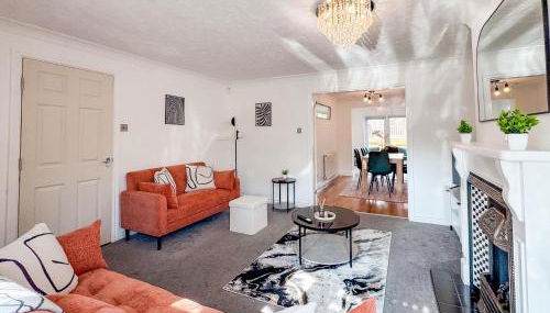 Raygill LT 4 Bedroom House By Furnished Accommodation - Private Parking - Perfect For Families & Contractors - Foto 3