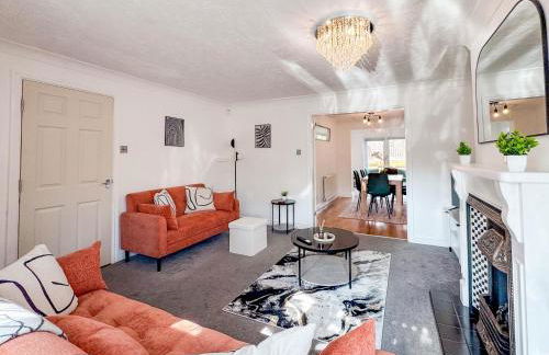 Raygill LT 4 Bedroom House By Furnished Accommodation - Private Parking - Perfect For Families & Contractors - Foto 3