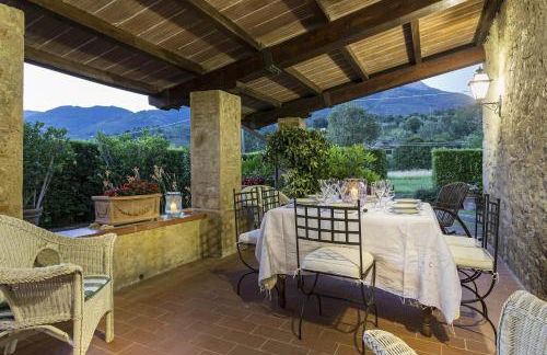 Le Bicocche Farmhouse: Country Stone Villa with Pool in Camaiore between Lucca & Beaches of Versilia - Foto 17