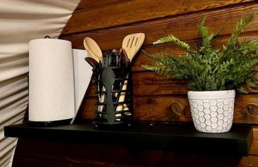 Elegant, Vintage Conestoga Covered Wagon Getaway in Denver, Pennsylvania - Foto 9