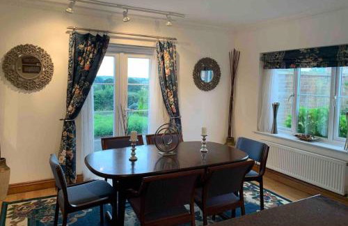 2-Bedroom Cottage with 2 Ensuites - Sleeps 6 Wifi - Foto 5