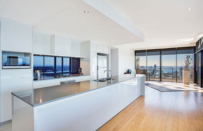 Mantra Circle on Cavill - Photo 36