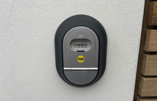 Maygrove Retreat - Sleeps 2 - Jacuzzi - Parking - Photo 11