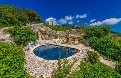 Villa Royal House - Photo 1