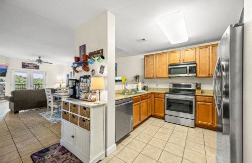 Smoky Mountain View Condo- Hot Tub, Indoor Pool, Walking Path, Playground - Foto 10