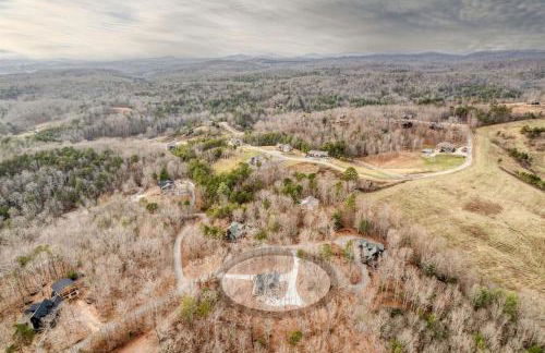 WolfCabin Lux Family Home, Fire Pit, Hot Tub, ADA ramp, ez paved rds - Foto 3