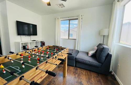 Gorgeous Abode 3 Bedrooms Hide-out in Mesa - Photo 56