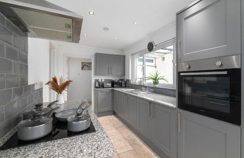 Sittingbourne Lodge, free car park - 4 Cars - Photo 4