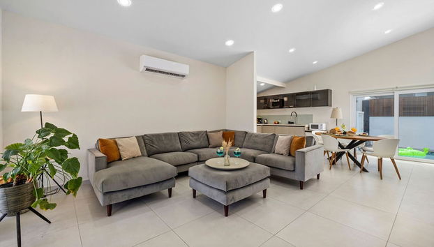 NEW Modern 3BR 3BA Private Pool Centrallylocated - Foto 4, Habitación