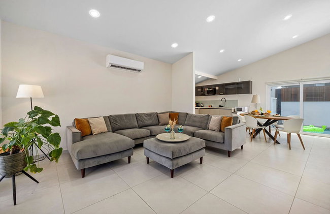 NEW Modern 3BR 3BA Private Pool Centrallylocated - Foto 4