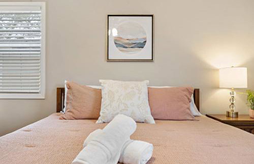 with Arcade and Covered Patio Sleep 9 in this 4 Bedroom 2 Bath Home 5 star host Deer Park TX - Foto 10