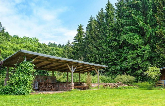 Spacious Holiday Home With Internet - Photo 23