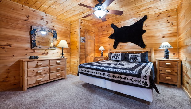 Wilderness Lodge 3 Bedroom Cabin by RedAwning - Foto 3, Habitación