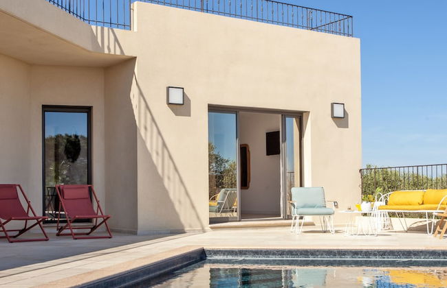 Superb Villa With Pool and sea View - Photo 31