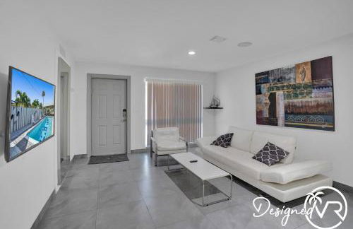 Modern condo wpool patio - Photo 13