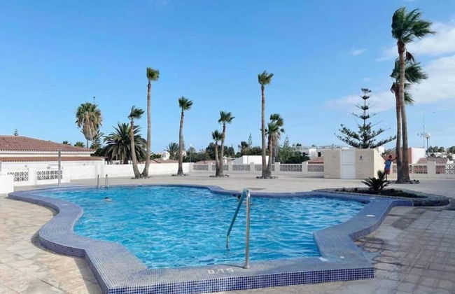 Belvilla by OYO Apartment in Arona - Foto 1