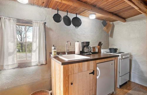 Rustic Baileys Retreat Cabin Near Wineries! - Foto 10