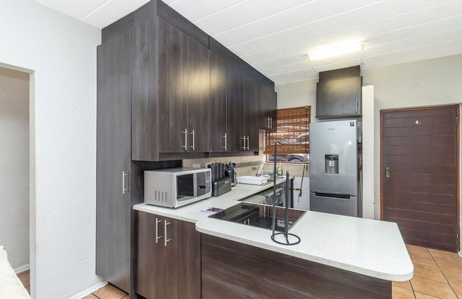 Exquisite 2 Bedroom Garden Townhouse in the Heart of Fourways - Photo 12