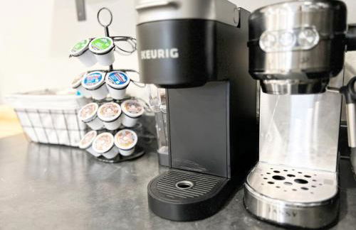 Johnny Cash "rambler" On Main - Foto 3