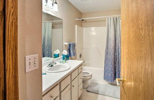 Suburban Gem with Deck 5 Mi from Dtwn Rochester! - Foto 13