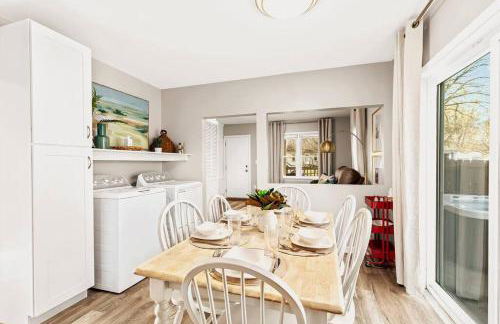 New! Warm & Cozy 3BR w/ Hot Tub, Firepit & BBQ! - Foto 20