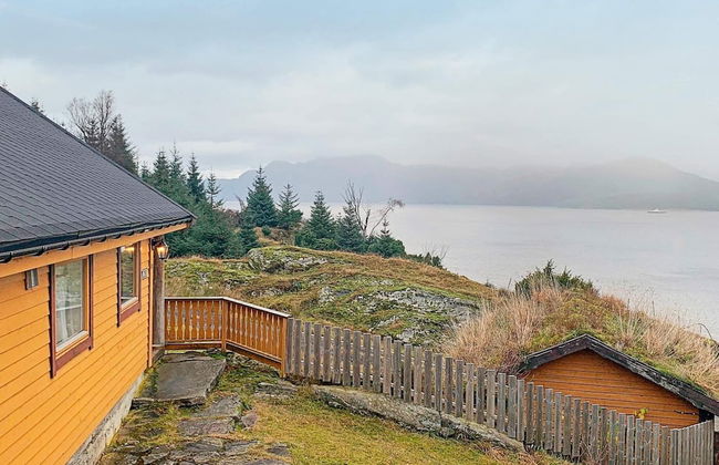 6 Person Holiday Home in Brekke - Foto 1