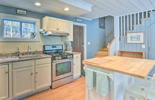 Lakefront Retreat with Large Yard and Boat Dock! - Photo 10