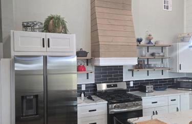 New Lux Cottage by Lake, King bed, Full Kit, Wi-Fi - Foto 44