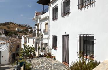 La Casa de la Luz en la Subbética - Foto 1