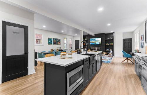 Spacious 4BR House Near Downtown, Perfect for Groups & Pets - Foto 23