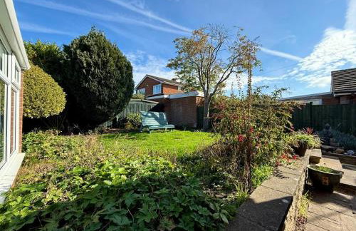 Modern 3 Bedroom Bungalow, EV Friendly, Parking Included - Foto 22