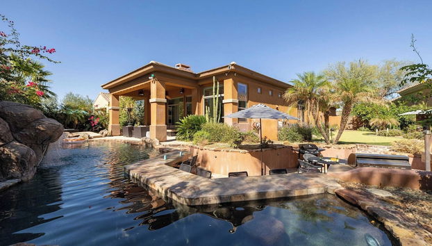 Scottsdale Desert Oasis w Pool Putting Green Outdoor Lounge Sandflower by AvantStay - Foto 2, Imagen principal