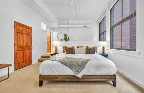 Lofts on E 4th, WALK TO CAVS, Sleeps 6 - Foto 30