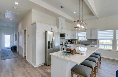 Walk to Ocean! Family-Friendly Crystal Beach Home - Foto 5