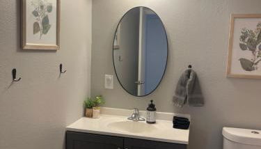 The Deannie Apt #6 - Simple and Homey 2bd w/ WiFi - Photo 4