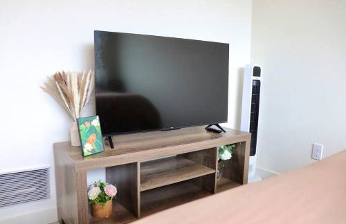 Entire Stunning Townhouse 3br/2.5ba w Parking - Foto 7