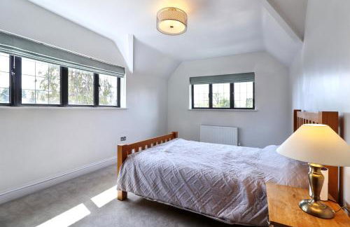 Beautiful arts and crafts home - Photo 7