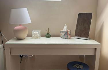 The Mews - Worcester City - House - Gated - Self Check In - Free WIFI - 2 Doubles - TVs in bedrooms - Sleeps 6 - Free Nearby Parking - Foto 9