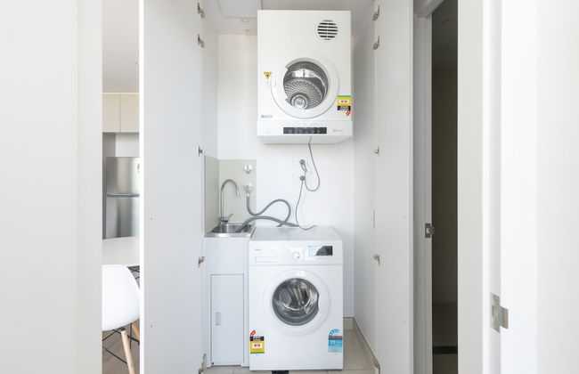 Modern Apartment in Darling Harbour - Photo 12