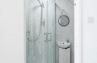 Karazo LTD - Luxurious contractor friendly 2 bed in Croydon - Foto 9