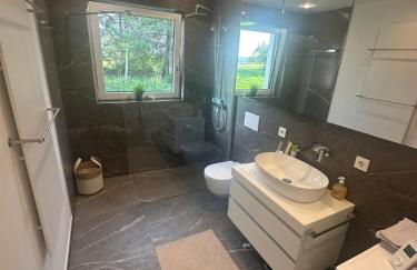 Ferienwohnung - Penthauswohnung Albblick, traumhafter Ausblick, ruhige Lage - Foto 19