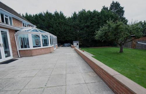 Luxury 6 bedroom house with parking - Northwood - Foto 9