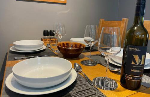 Muddy Paws Cottages - The Nook - Photo 57