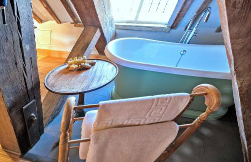 Finest Retreats - The Loft at Brackley Town Hall - Photo 18