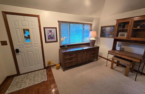 Elena's Lake Cottage - A Cozy Lake Getaway - Foto 20