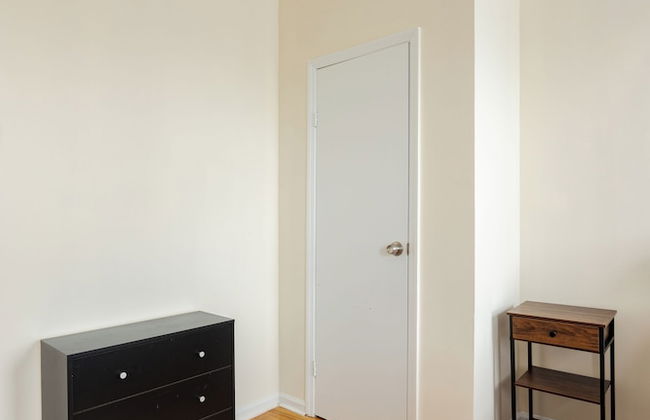 Furnished Empire Blvd Guest House - Photo 16