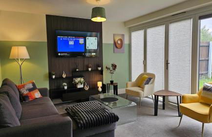 Modern Home with Garden, Corby - Foto 3