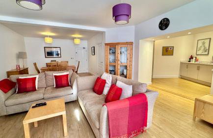 24 CLIFF APARTMENT-3 BED-GROUND FLOOR-SEA VIEWS - Photo 23