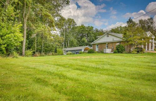 Dalton Retreat w Deck, Fire Pit and 6 Smart TVs - Foto 31