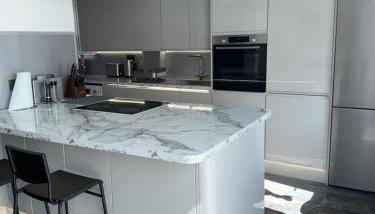 Modern four bedroom semi-detached house with off street parking 8 min drive to Wembley stadium, 5 miles to Central London - Foto 2